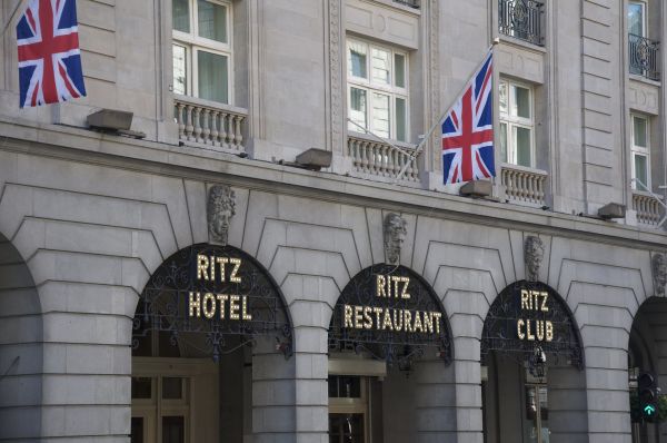 Ritz Londra, posibil să fie scos la privatizare pe un miliard de dolari