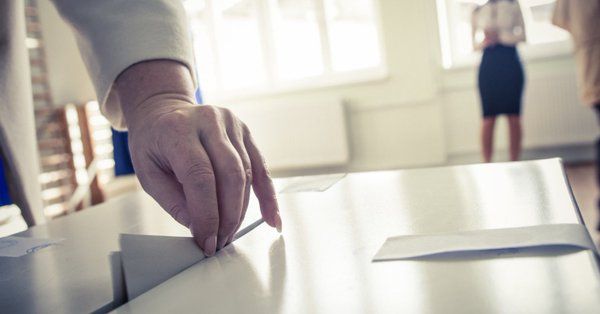 Campania electorală pentru alegerile prezidenţiale din 10 noiembrie a început astăzi