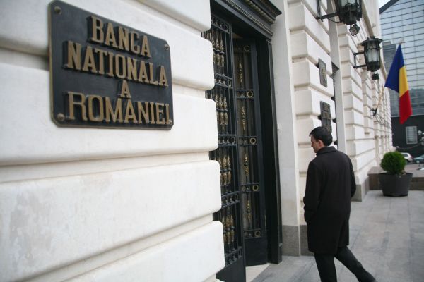 Deficitul de cont curent s-a adâncit până la 7,08 miliarde euro