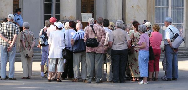  Ţara noastră are aproximativ 7 milioane de angajaţi şi 4,9 milioane pensionari