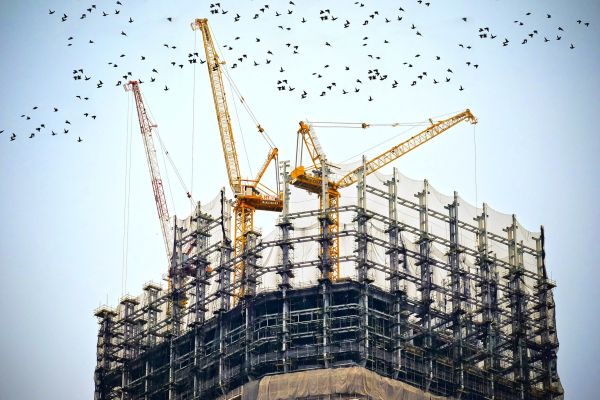 Volumul total al lucrărilor de construcţii ca serie brută, a crescut cu 27,9% în T3