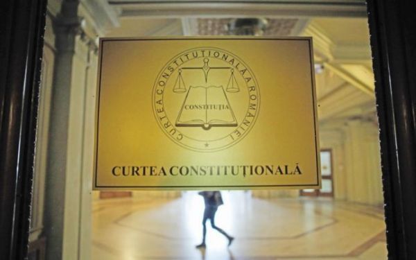 Curtea Constituţională dezbate sesizarea Avocatului Poporului cu privire la Codul Administrativ