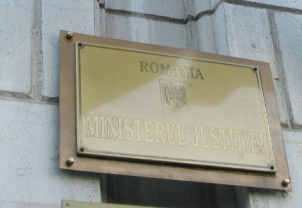 Desfiinţarea Secţiei Speciale de anchetare a magistraţilor, pusă în dezbatere de Ministerul Justiţiei