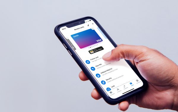 Revolut depăşeşte pragul de 1 milion de utilizatori în România