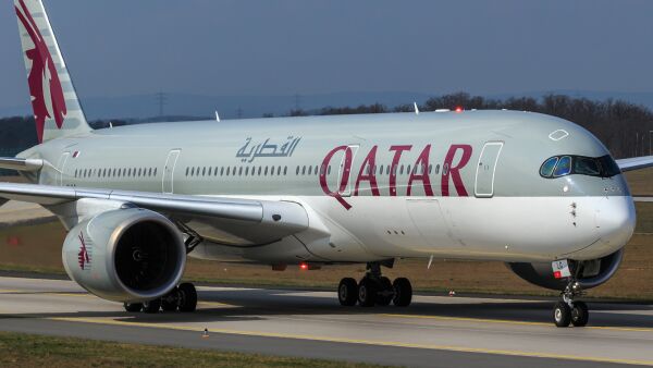 Qatar Airways şi-a majorat participaţia deţinută la IAG la 25,1%