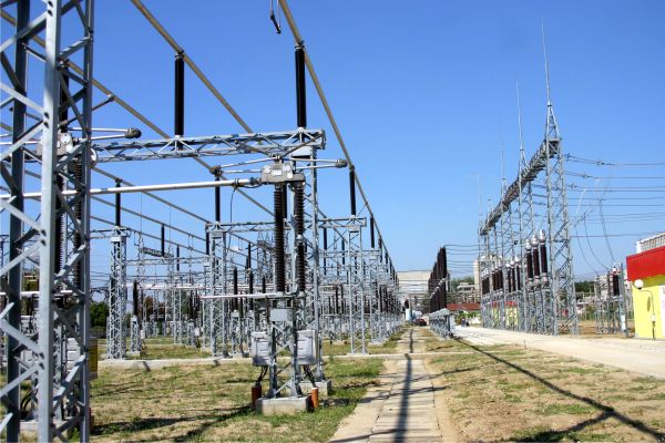 Federaţia Naţională Mine Energie cere Guvernului stoparea importului de energie electrică din ţările non-UE