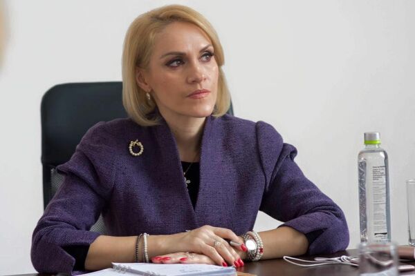 Absorbţia - o nouă soluţie a Gabrielei Firea pentru companiile municipale