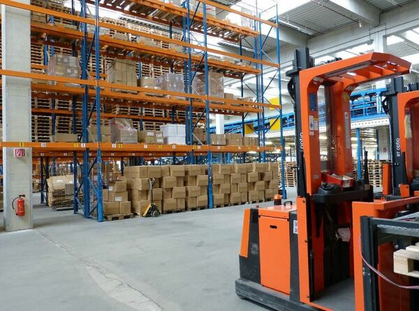 JPMorgan se aliază cu New Ease China pentru investiţii în facilităţi logistice