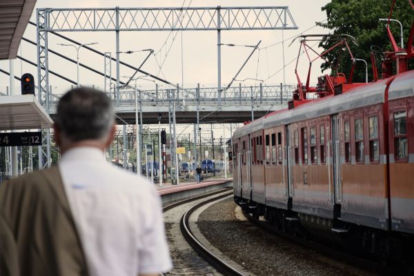 CFR Călători repune în circulaţie trenurile suspendate