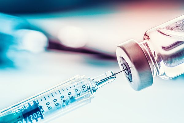 Autorităţile vor să achiziţioneze 3 spre 4 milioane de doze de vaccin antigripal