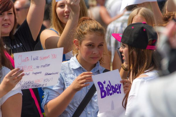 Cine sunt tinerele care îl acuză pe Justin Bieber de viol