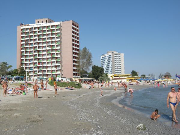 O terasa din Mamaia a fost închisă şi amendată cu peste 20.000 de lei