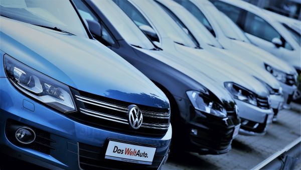 Volkswagen poate fi dat în judecată pentru manipularea emisiilor 