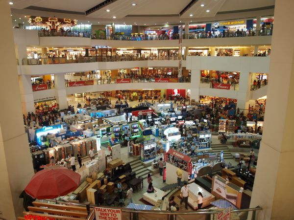 Stocul de retail modern din România va depăşi pragul de 4 milioane mp, până la finalul anului 