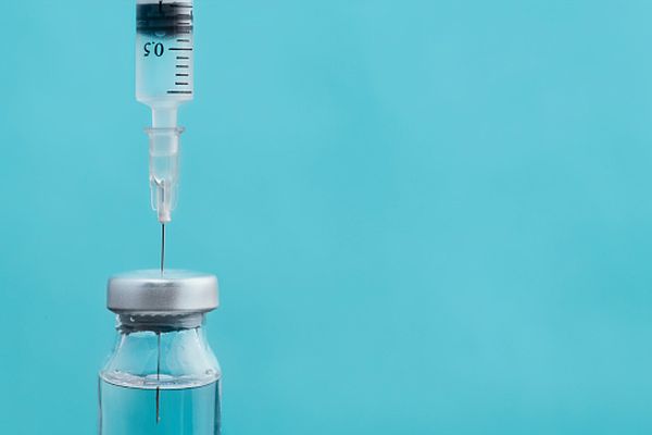 Johnson & Johnson a început studiile clinice pentru vaccinul anti-covid