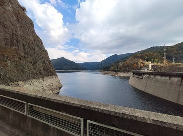 Jandarm găsit împuşcat în cap la postul de pază de la Barajul Vidraru