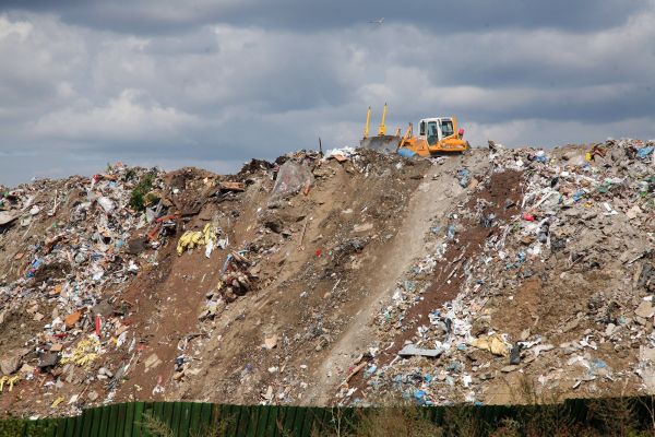 "Până la finalul anului ar trebui să avem funcţional sistemul garanţie-depozit în retail"