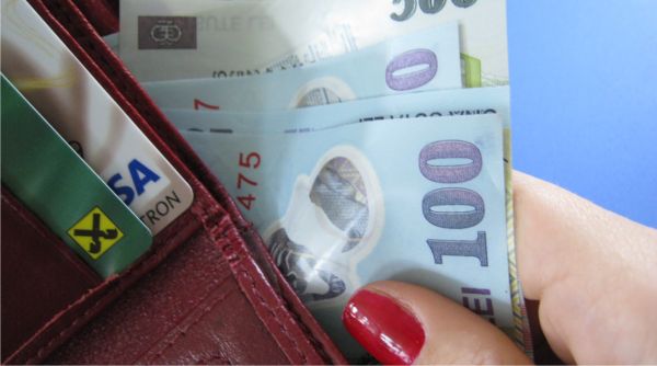 O nouă creştere a salariilor în iulie, după relaxarea restricţiilor din economie