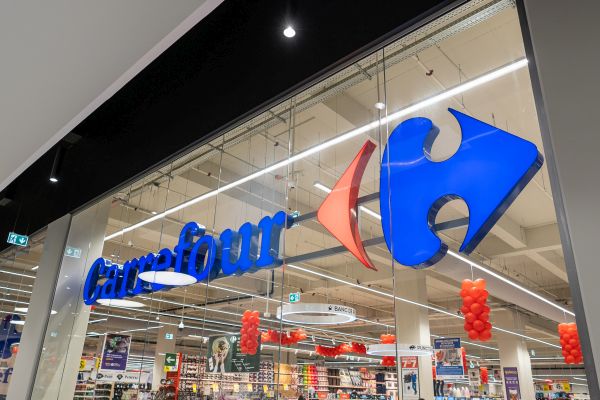 Schneider Electric a implementat proiecte de management la distanţa în două magazine Carrefour