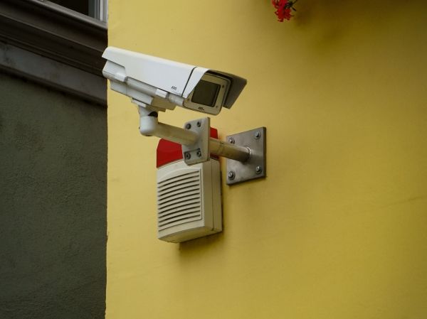 Peste 40% dintre români vor să îşi instaleze sisteme de securitate acasă în următoarele 12 luni