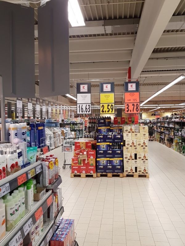 Kaufland, obligată în instanţă să plătească daune morale de 25.000 de lei unei cliente