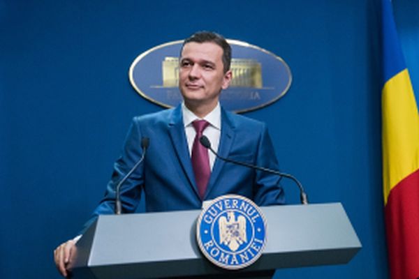 ''USR face un joc politic mic, trebuia să se prezinte miercuri la plenul Senatului''