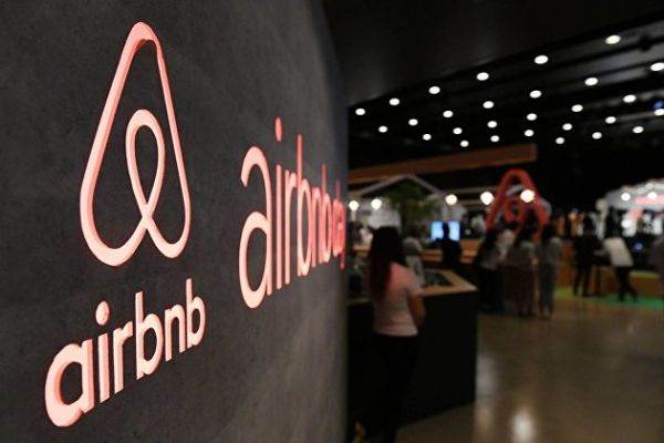 Aţi fi investit în acţiuni Airbnb?