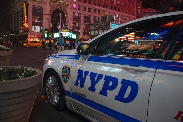 Procurorul general de stat dă în judecată poliţia din New York City 