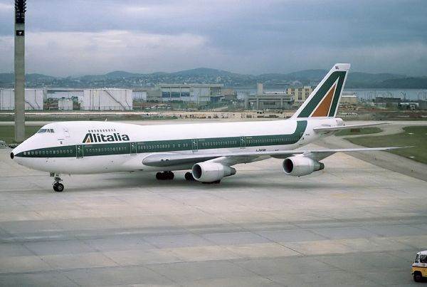 Guvernul italian analizează posibilitatea vânzării companiei Alitalia către Lufthansa