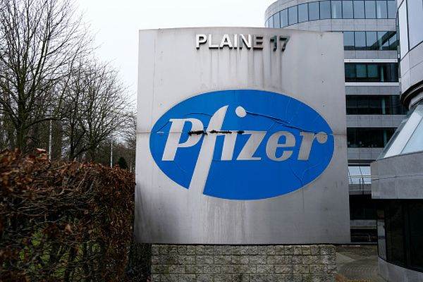 "Peste 18.000 de persoane se programează pentru vaccinul Pfizer, în medie pe oră"