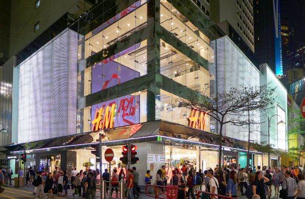 H&M a suspendat comenzile în Myanmar