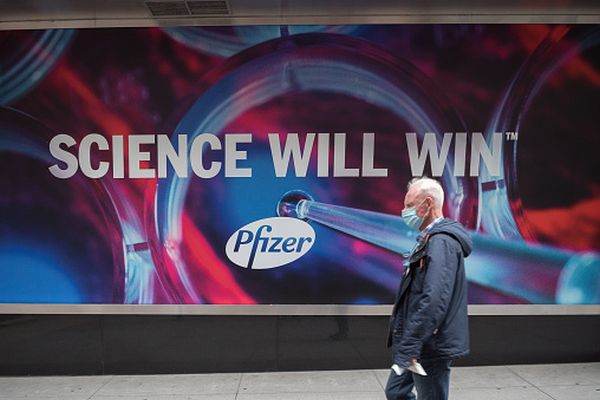 Pfizer a început un studiu clinic pentru un tratament antiviral anti-covid