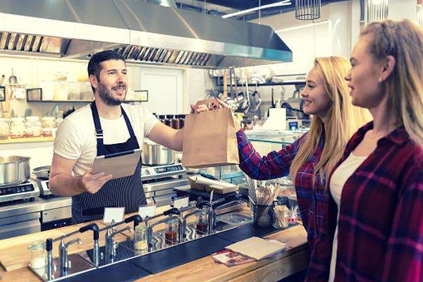 Comisarii CRPCR Bucureşti-Ilfov au aplicat 38 de amenzi în urma unor controale făcute la unităţi de alimentaţie publică