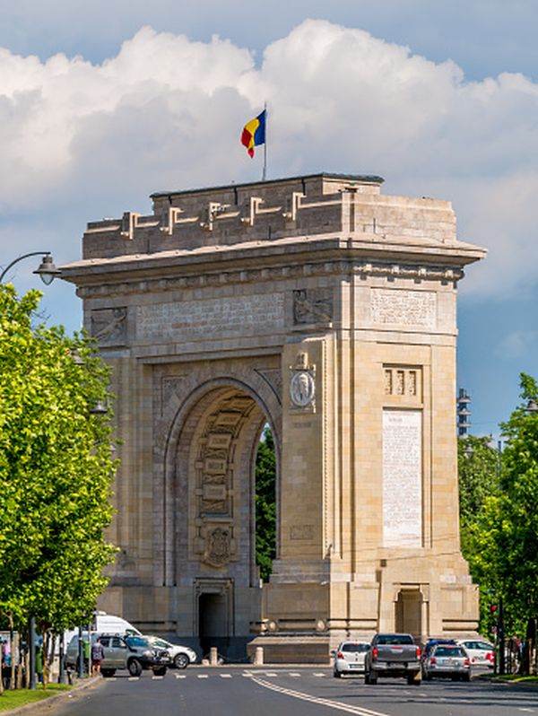 Primăria Capitalei a lansat în dezbatere publică Programul Municipal de Restaurare a imobilelor monumente istorice