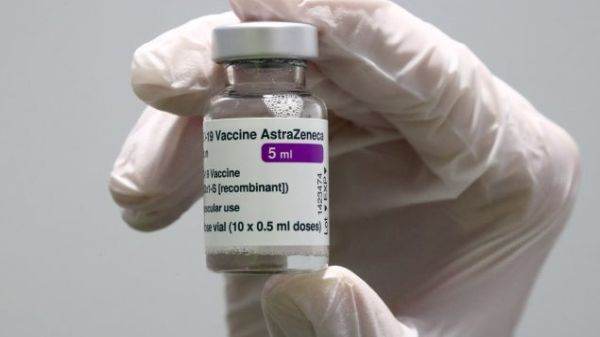 AstraZeneca afirmă că a avut o "întâlnire pozitivă" cu Comisia Europeană, referitoare la vaccinul pentru COVID-19