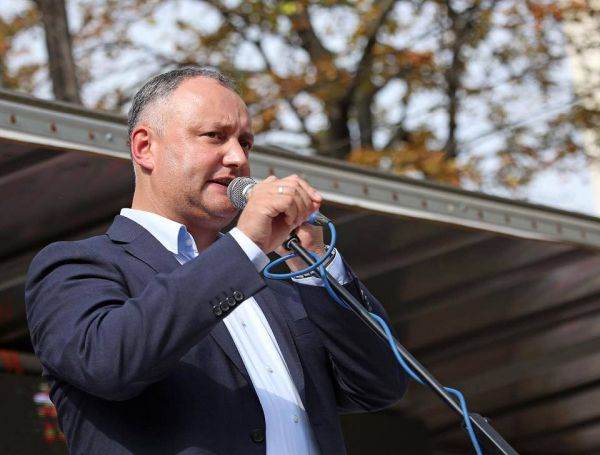 Socialiştii lui Igor Dodon cer demisia Maiei Sandu