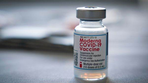 Moderna vrea să producă trei miliarde de doze de vaccin Covid-19 în 2022