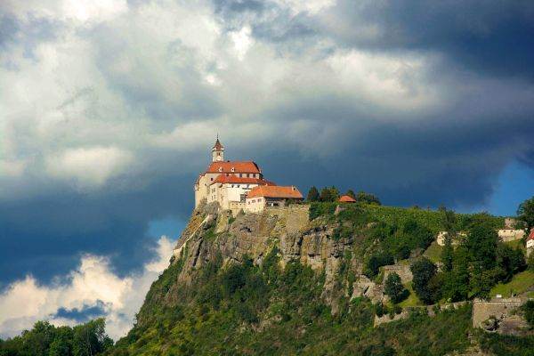 Peste 12.000 de recenzii negative ale Castelului din Riegersburg au fost şterse