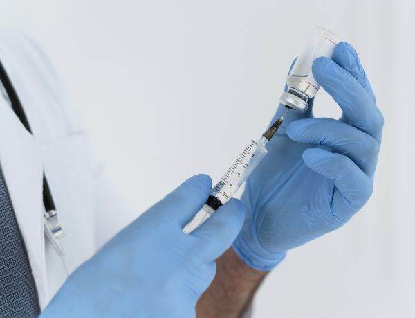 Vaccinare împotriva COVID-19 fără programare în Sectorul 4