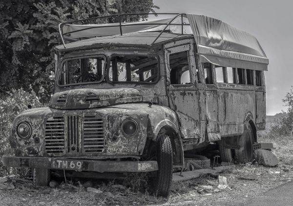 Atac cu bombă asupra unui autobuz