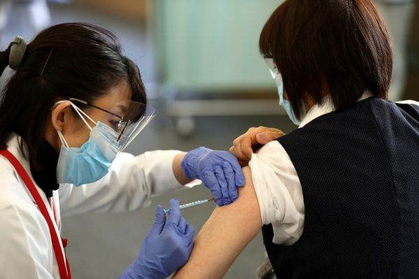 Japonia a aprobat vaccinurile anti-COVID-19 dezvoltate de Moderna şi AstraZeneca