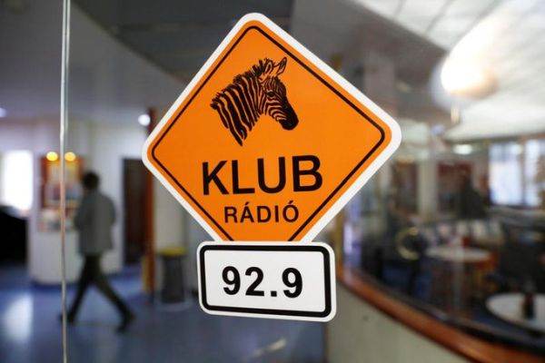 Consiliul Media din Ungaria a suspendat licenţa unui post de radio privat