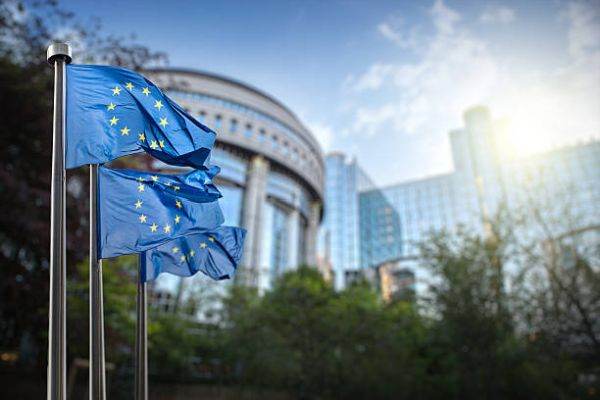 Polonia riscă o procedură de infringement pentru contestarea întâietăţii dreptului european asupra celui naţional