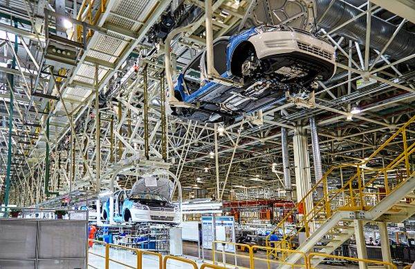 Volkswagen îşi menţine estimările de profit în 2021, în pofida lipsei semiconductorilor