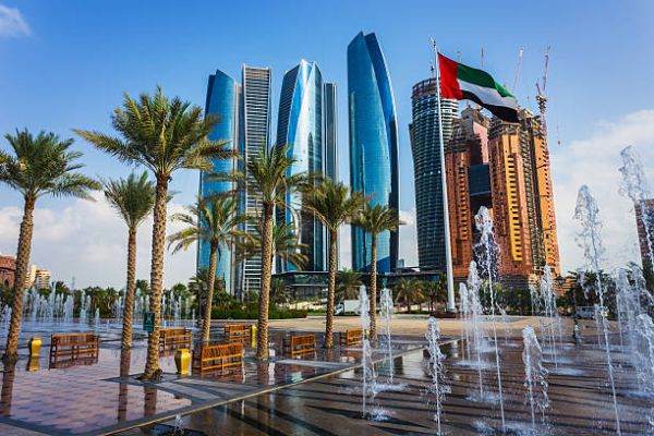 Accesul în anumite spaţii publice din Abu Dhabi, permis doar pentru persoanele vaccinate 