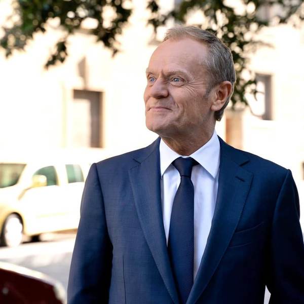 Donald Tusk renunţă la preşedinţia Partidului Popular European