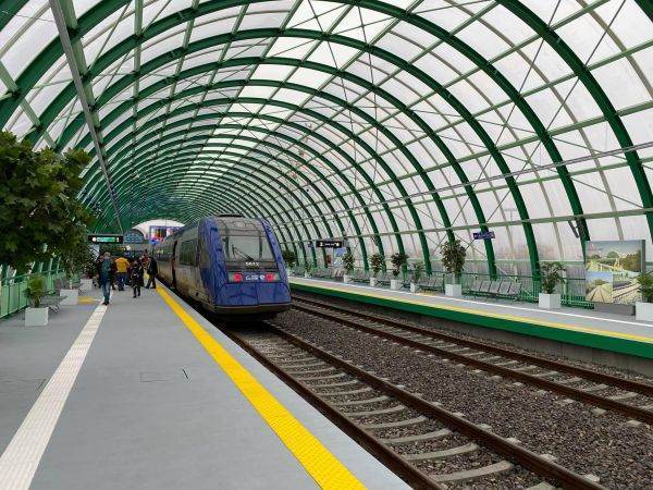 CFR Călători şi BCR implementează plata contactless, în tren, a biletelor pe ruta Bucureşti-Aeroport Henri Coandă 