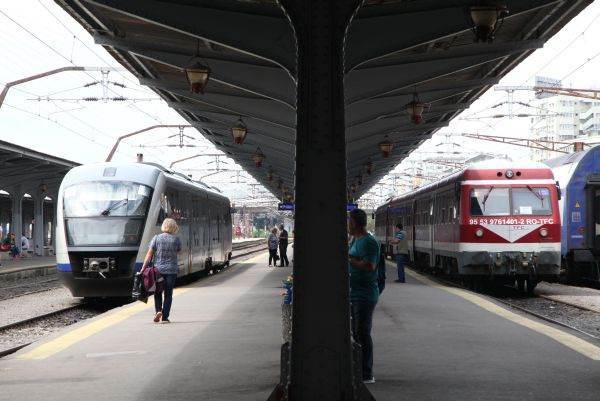 Protest pentru salvarea CFR Călători, în faţa Ministerului Transporturilor