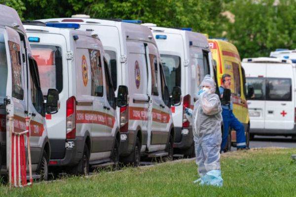 Rusia raportează peste 22.000 de cazuri noi de coronavirus şi un număr record de decese