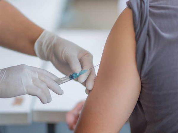 Vaccinarea în România a redus de peste 5 ori riscul de infecţie şi de 10 ori pe cel de spitalizare